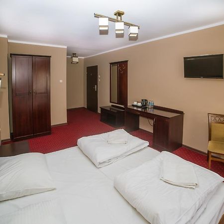 Hotel Grant Lešno Exteriér fotografie