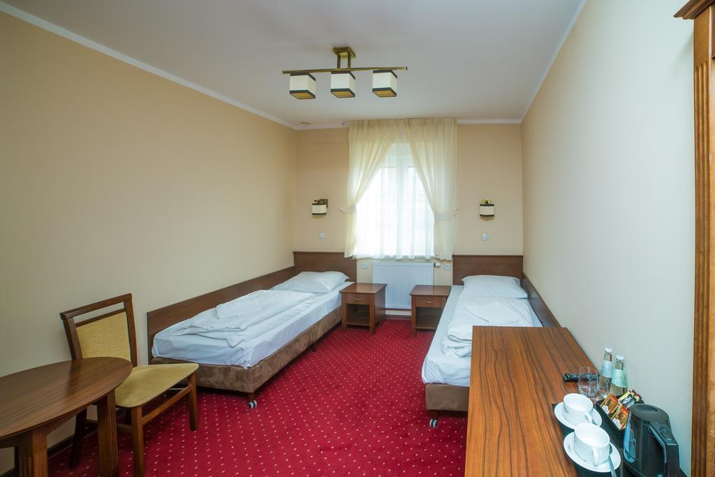 Hotel Grant Lešno Exteriér fotografie